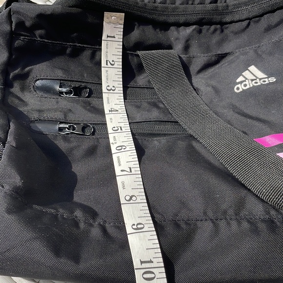 adidas Large Duffle/Gym Bag Black and Pink - Picture 9 of 13
